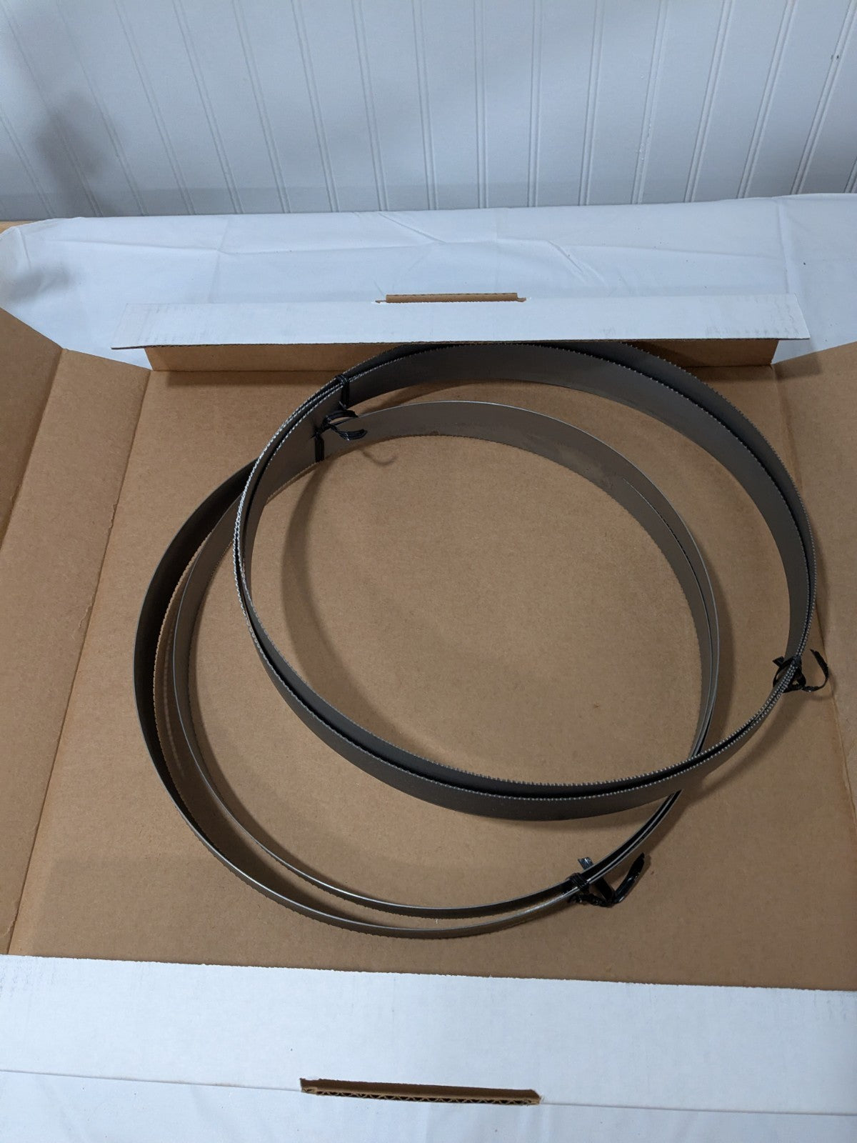 M.K. Morse Welded Bandsaw Blade 10' 10-1/2 L, 1" W, 10- 14 TPI Qty 2 3955131304