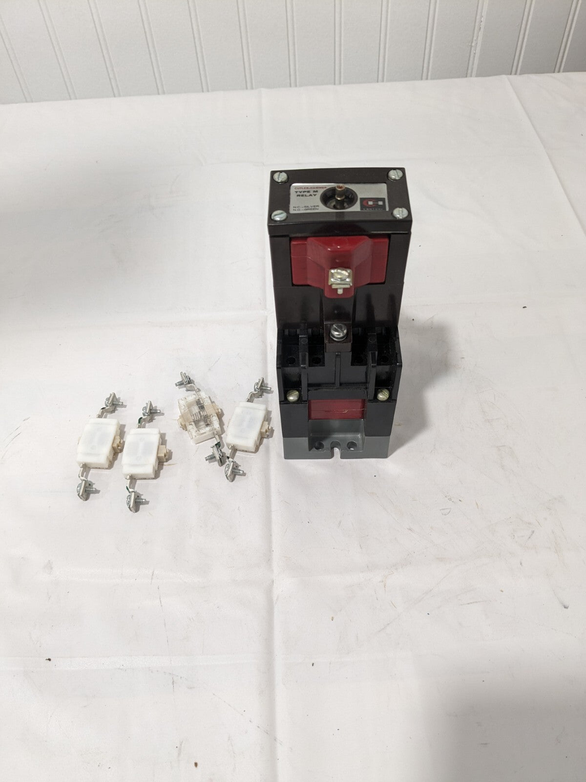 Eaton Cutler Hammer Type M Latched Relay D23MR402A