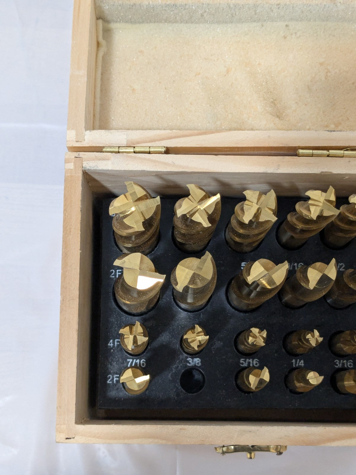 MHC 19 Pc Square End Mill Set 3/16" to 3/4", 2 & 4 Flute 320-0000 DAMAGED CASE