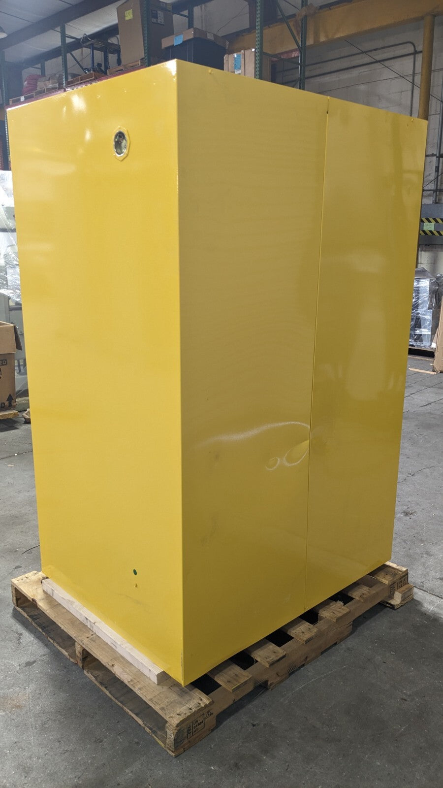 EAGLE Standard Cabinet Self-Closing 2 Shelves Steel 65 x 34 x 43 9010X