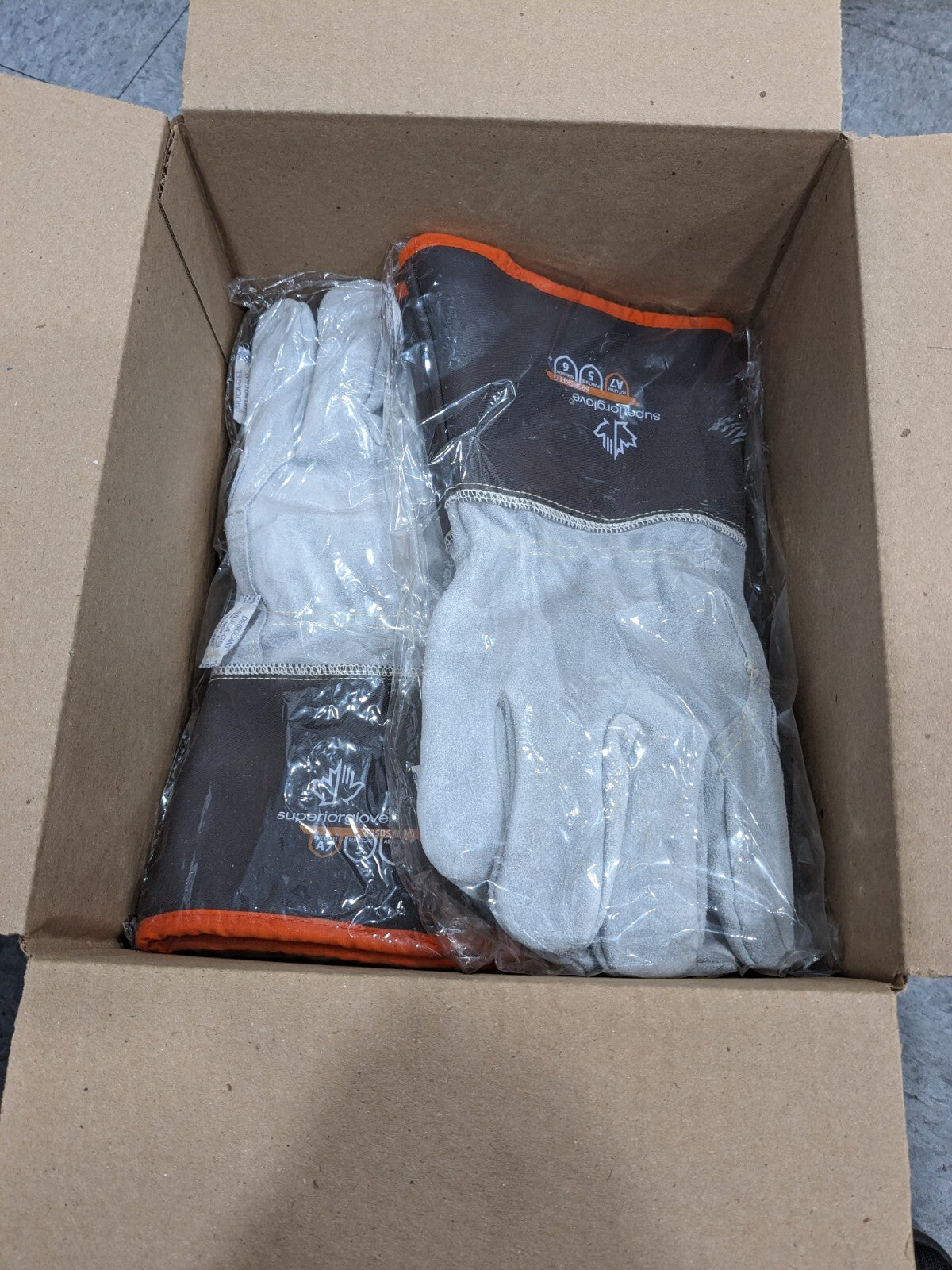 Superior Glove - A7 Cut Level, Puncture 5, Abrasion 6, Size L Qty 6 69SBSKFFG