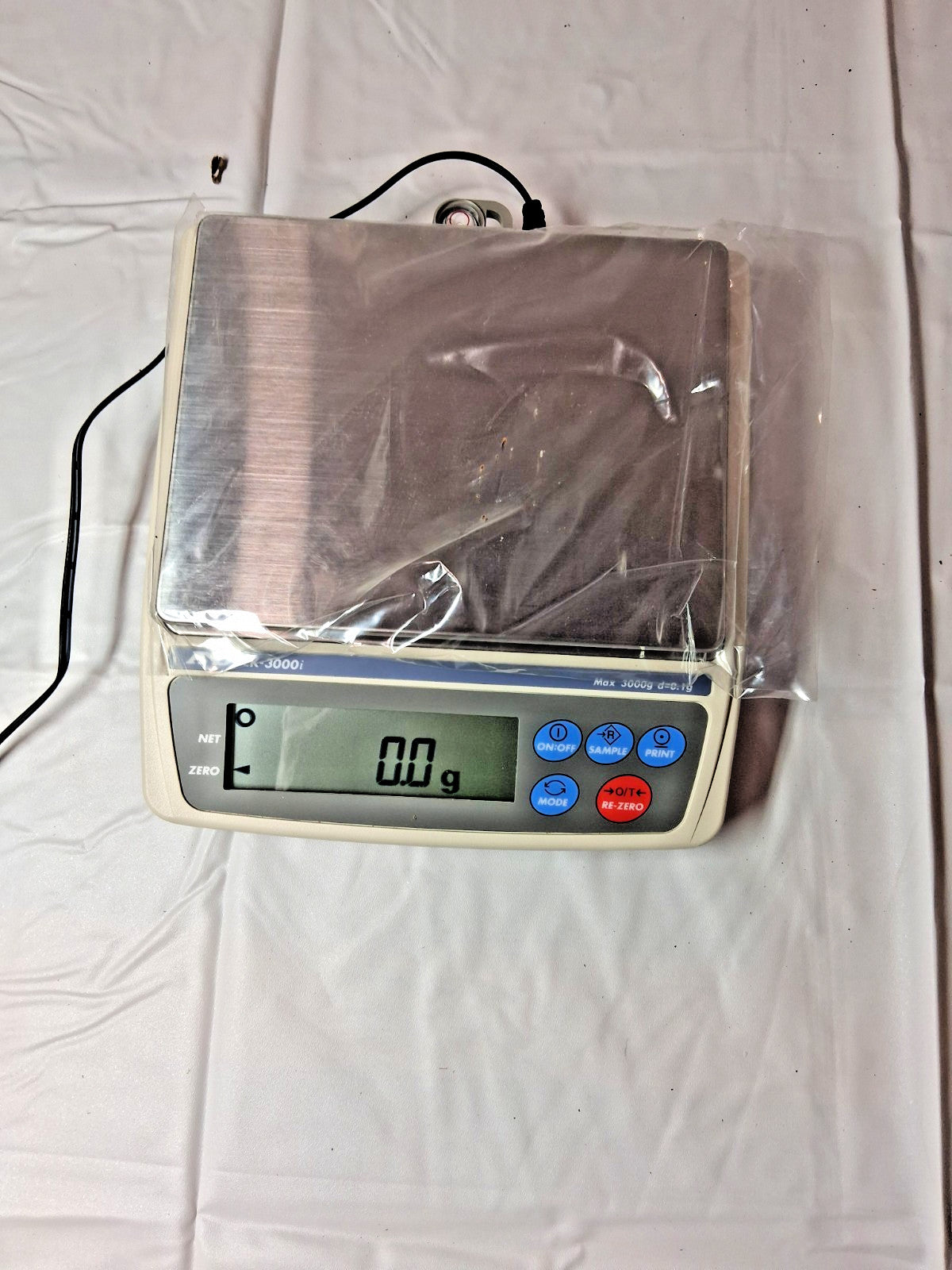 A&D Everest Compact Balance Scale 3000g x 0.1g EK-3000i