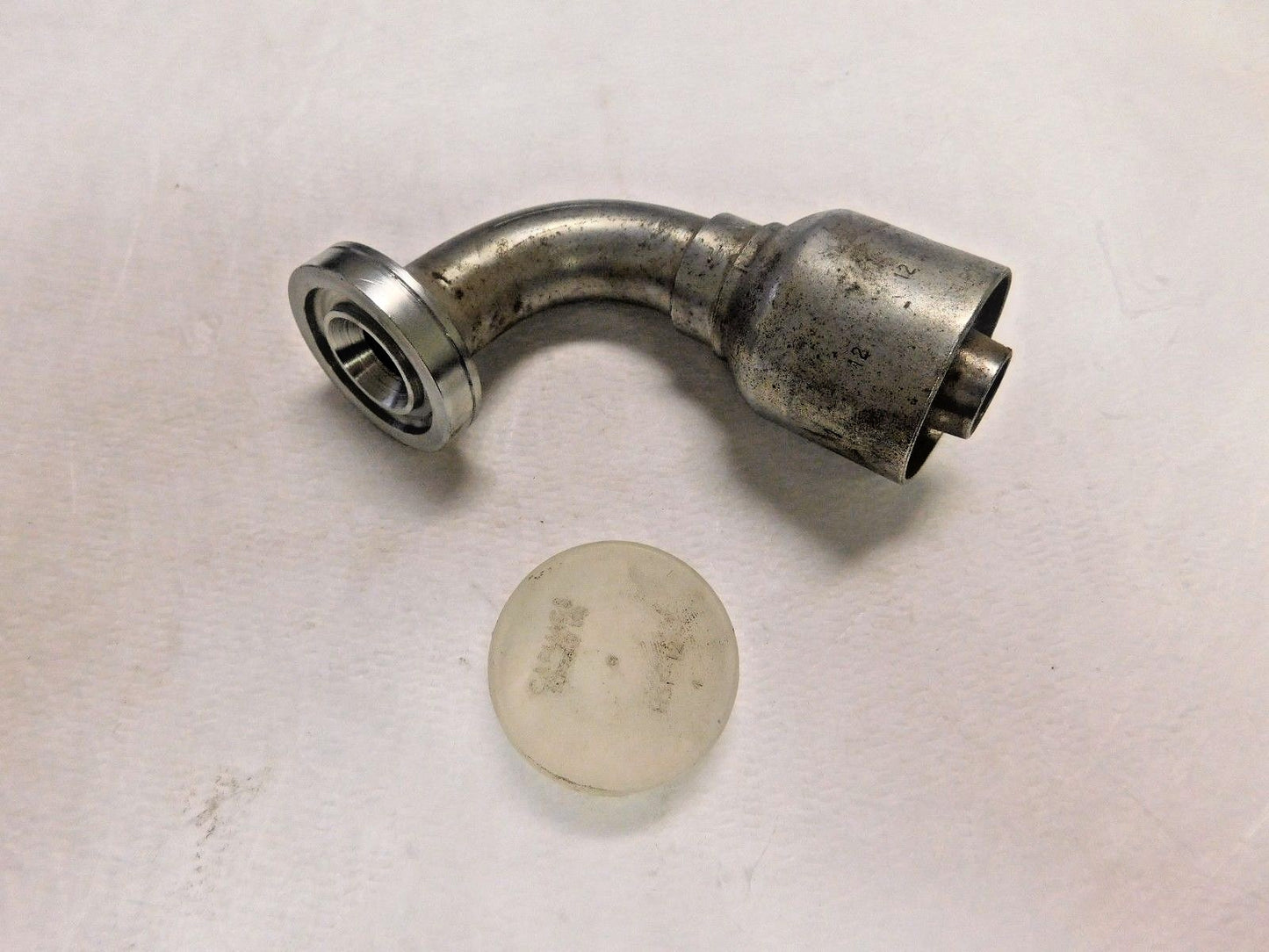 Parker Hose Adapter 3/4" Hose x 3/4" SAE Code 62 Flange Head 90º L16N7