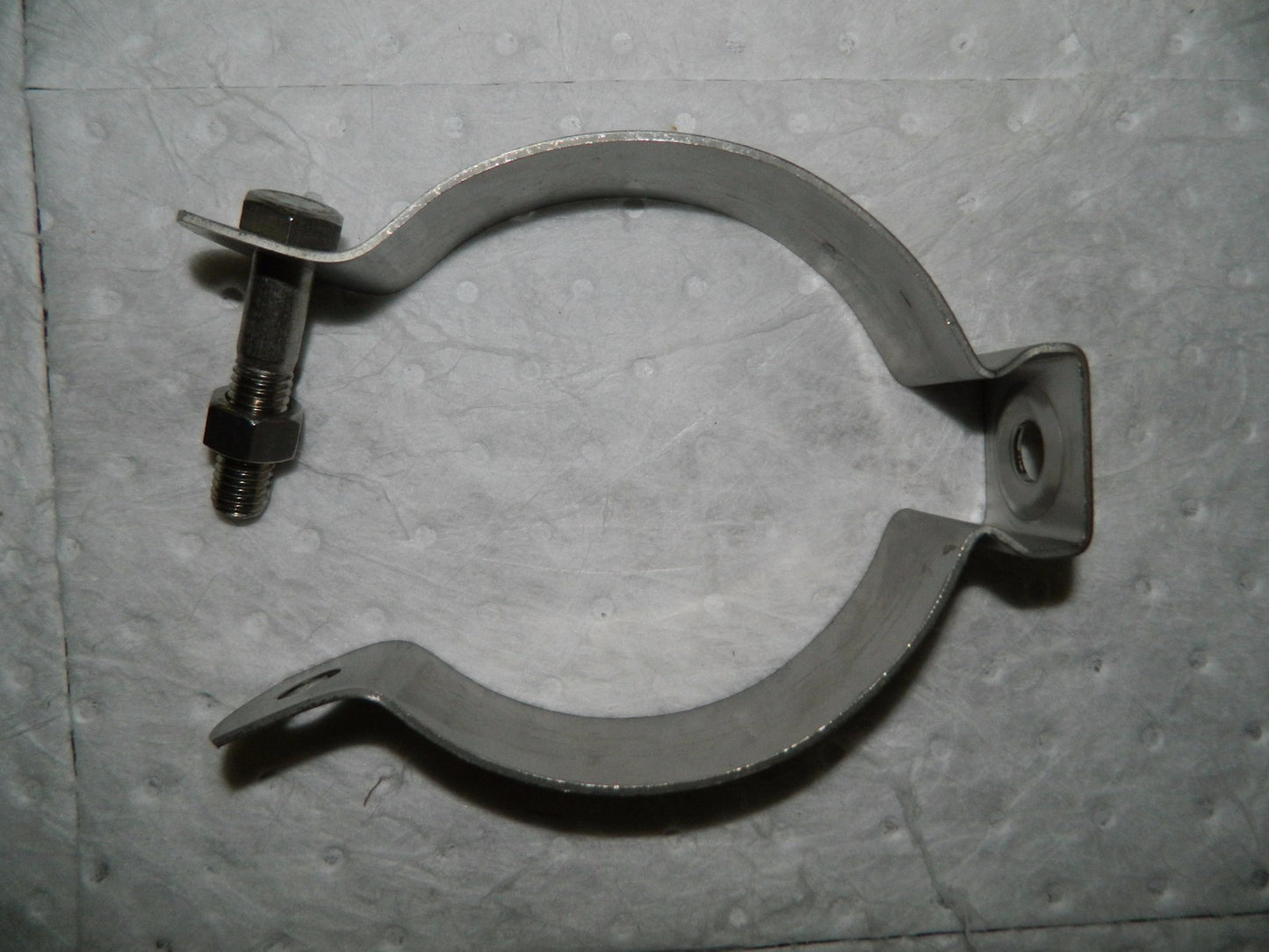 Cooper B-Line 4" Rigid EMT Stainless Steel Conduit Hanger with Bolt BL1490-SS4