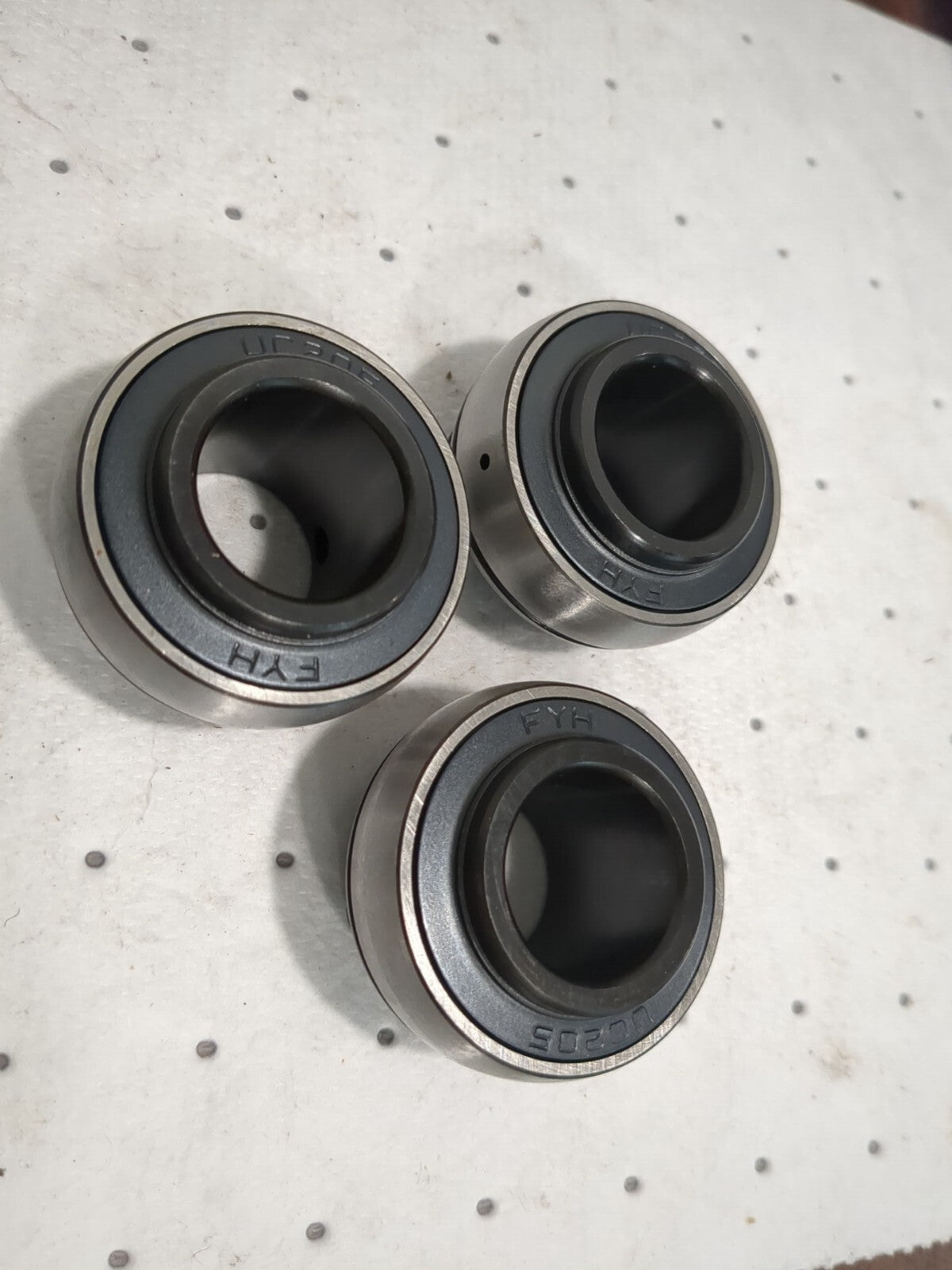 3pk of Insert Bearings Race Width 0.6693in Static Load Capacity 740.0 UC20516G5X