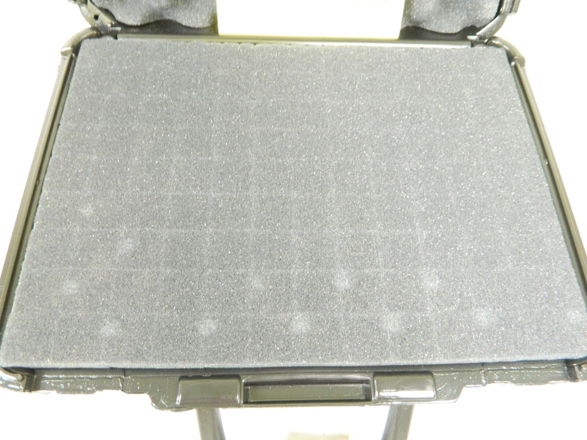 PLATT Clamshell Hard Case: Cubed Foam, 13-1/2" Wide, 5.5" Deep, 5-1/2" High 407