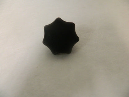 KIPP 2.48" Head Diam 7 Point Lobed Knob 1/2" Hole Bag of 10 K0153.1CP