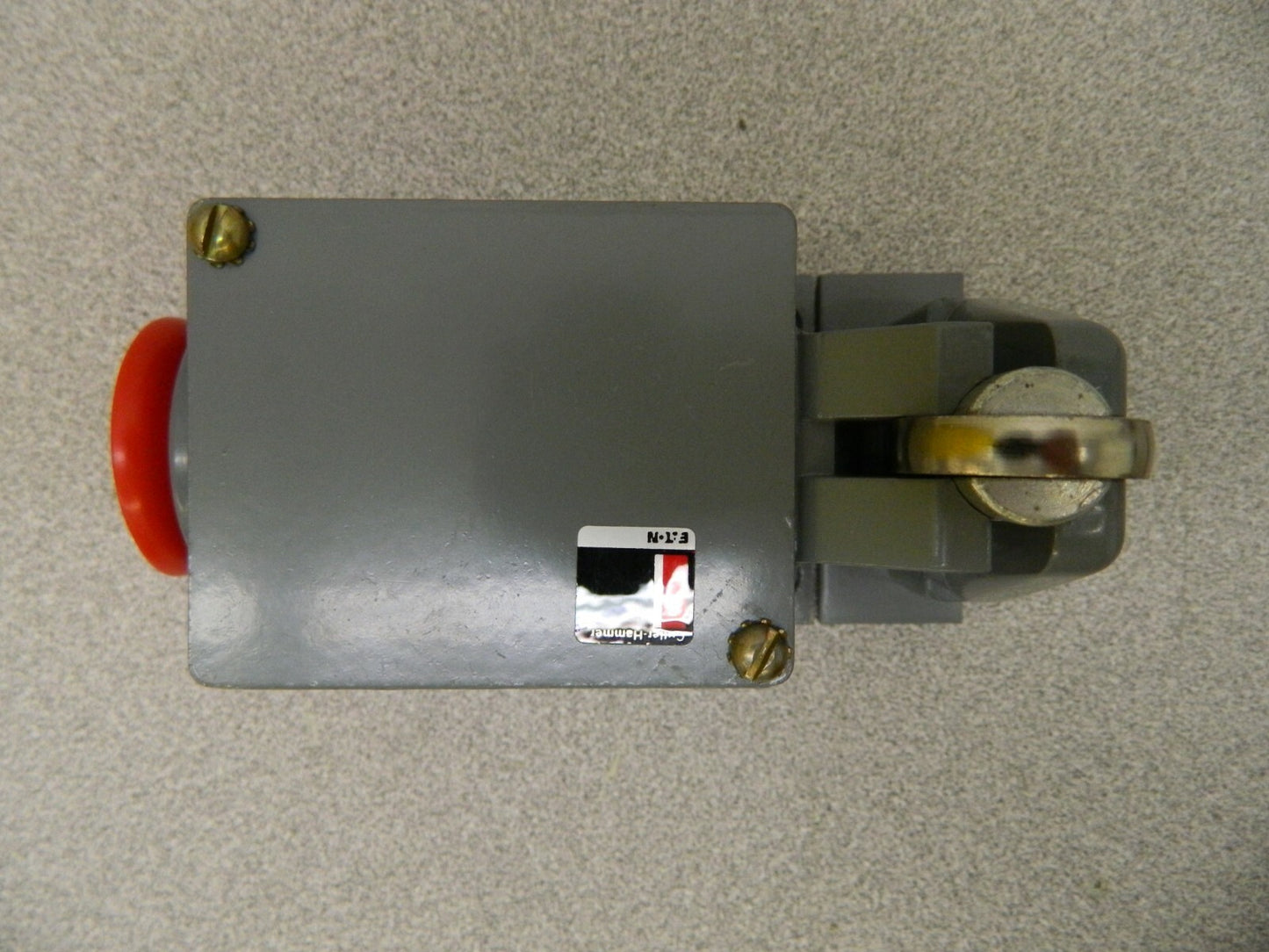 Eaton Cutler-Hammer Limit Switch General Purpose Push Roller 10316H-10