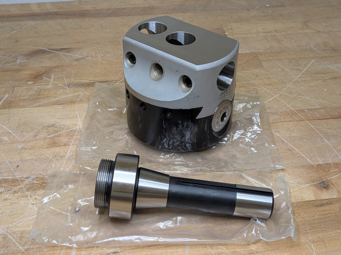 Manual Offset Boring Head w/ R8 Shank 4" Body Diameter 1-1/2-18 Threaded Mount