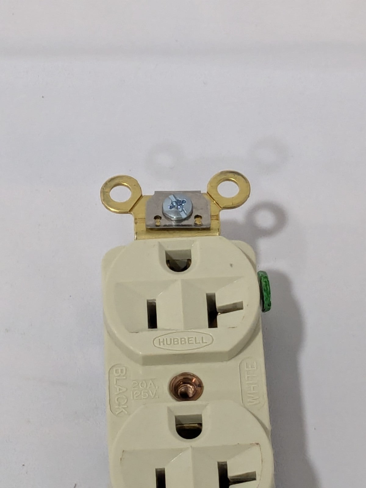 Hubbell Straight Blade Duplex Receptacle: NEMA 5-20R, 20 Amps HBL5352I