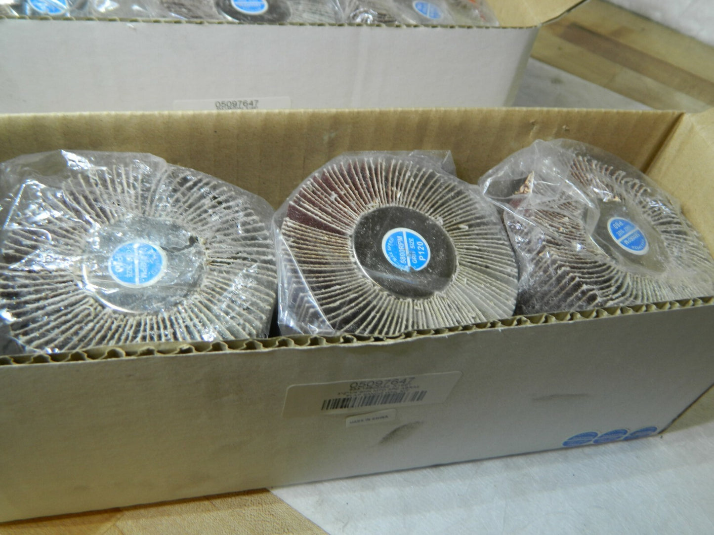 3 Piece Abrasive Flap Sanding Wheel Kit 60, 80 & 120 Grit Qty 2 Sets 05097647