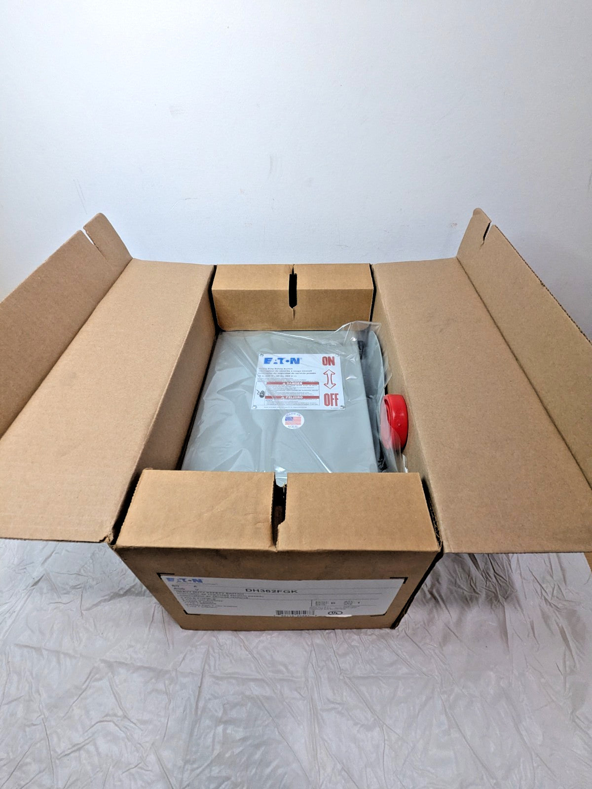 Eaton Heavy Duty Safety Switch 60A 3P 600V Type 1 Indoor Enclosure DH362FGK