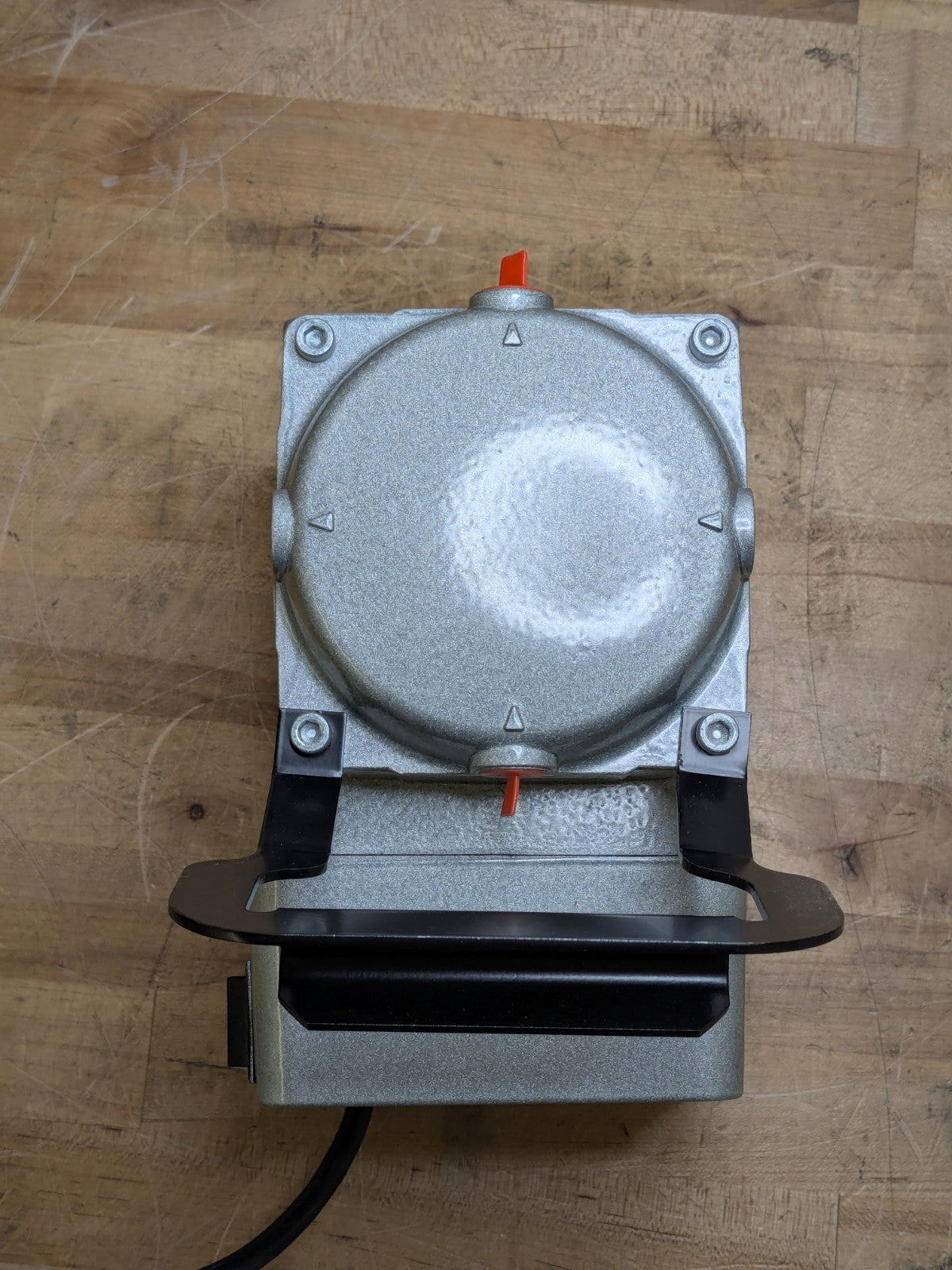 Gast Diaphragm Compressor Pump 1/8 HP 115v DOA-P709-AA Parts / Repair