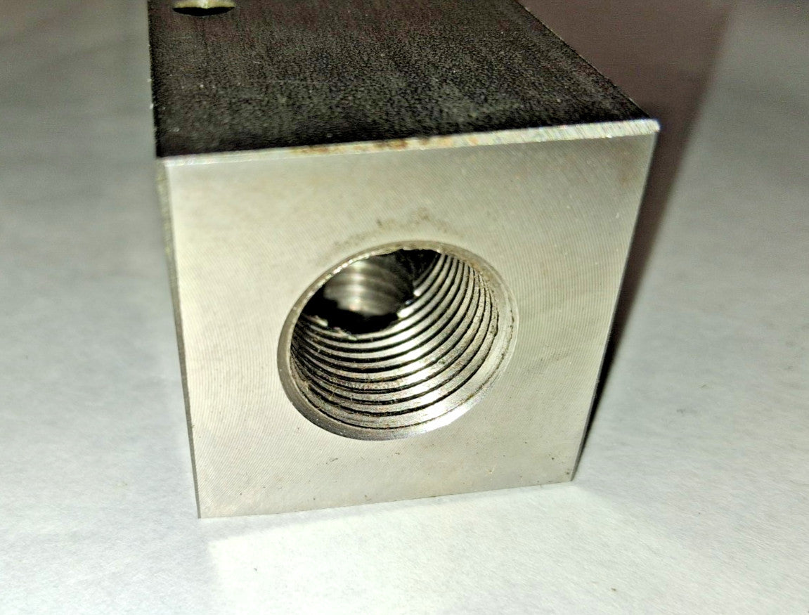 Manifold 3/8" Inlet 1/4" Outlet 2 IP 8OP 7.63" OAL 1.25" OAW 1-1/4" OAH SS08M125
