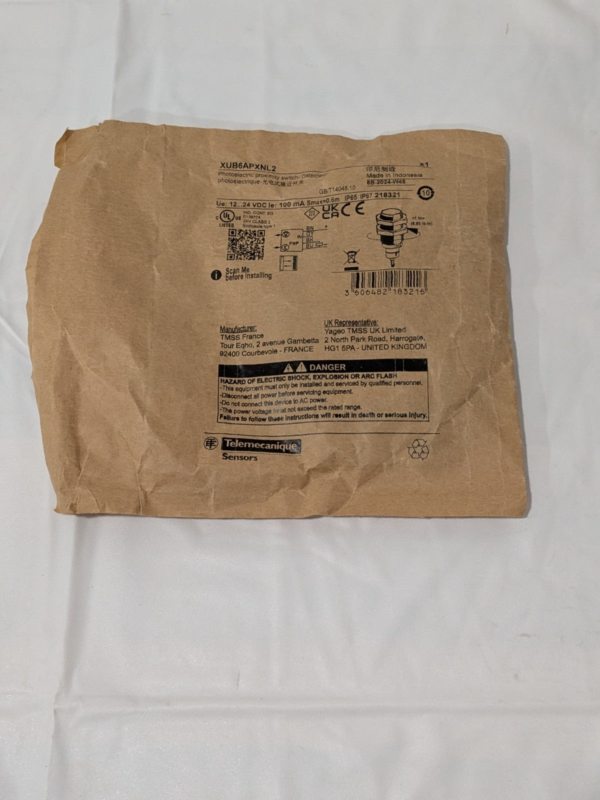 Telemecanique Photoelectric Proximity Switch XUB6APXNL2