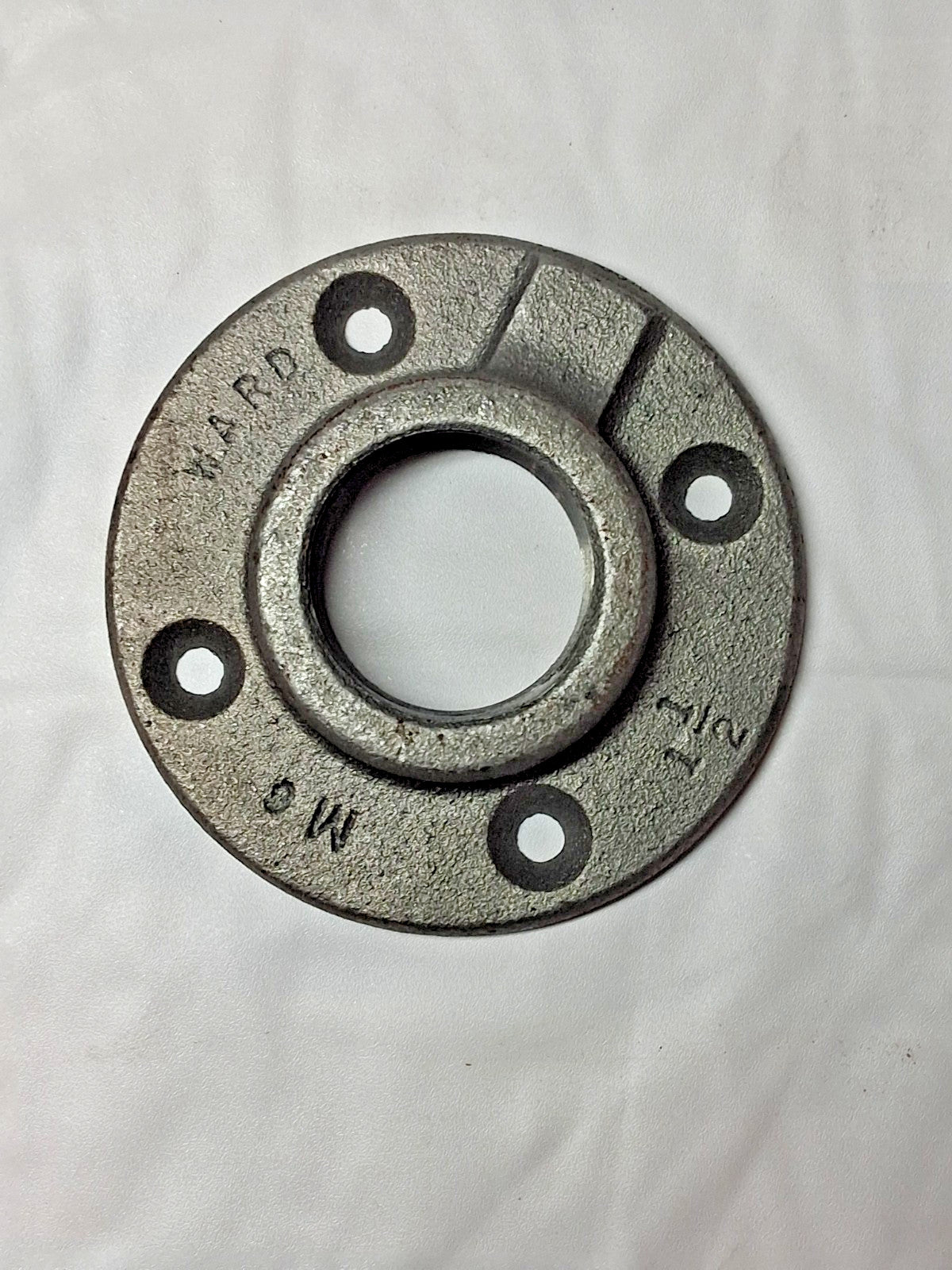 WARD Iron Floor Flanges Black 1.5" SC40 4 Hole 5 PC 13884