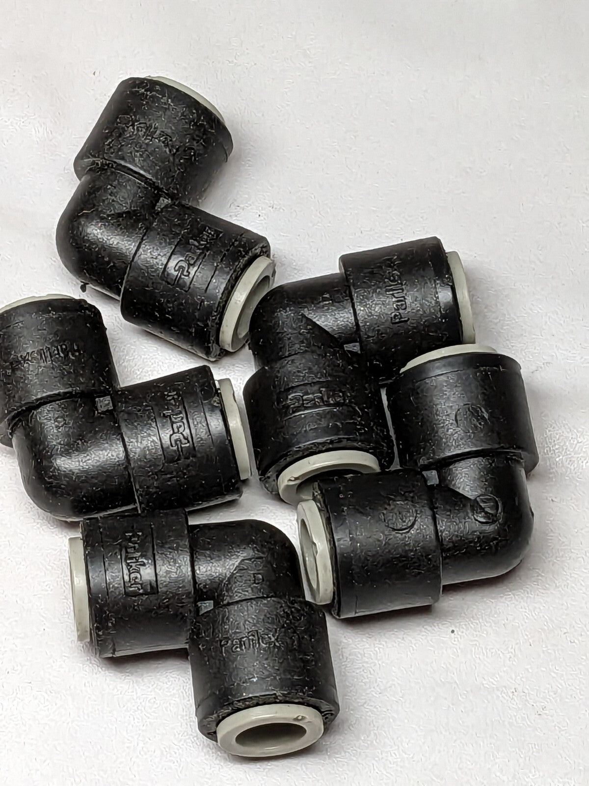PARKER Push-to-Connect Fitting Bulkhead Union, 3/8 x 3/8" OD Qty 5 PPB6BU6-MG