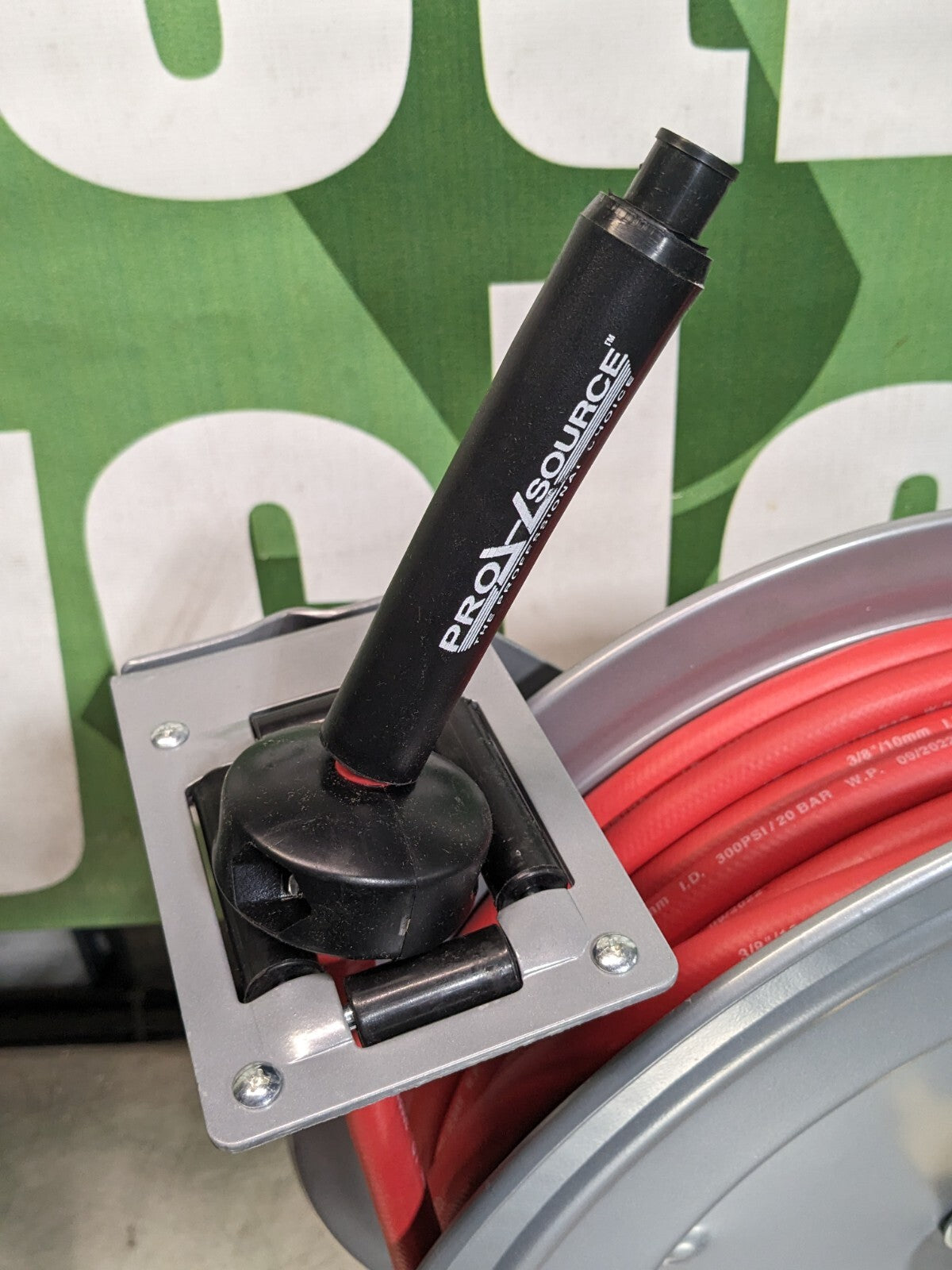 Pro Source 75 Ft Spring Retractable Hose Reel 3/8 In Fitting 300 PSI Max.