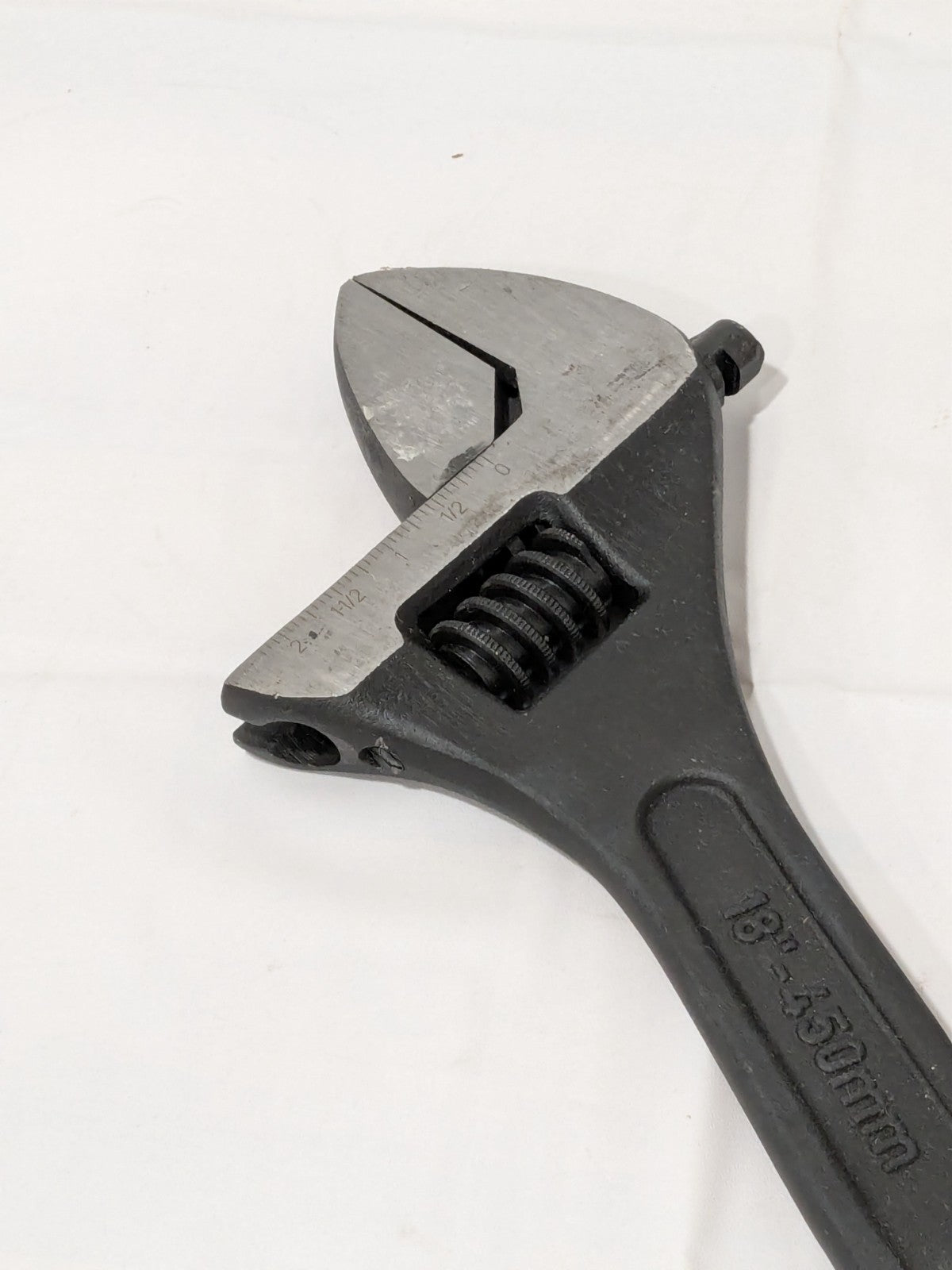 Paramount Black Oxide 18" Adjustable Wrench: 2-1/16" Jaw Capacity PAR-