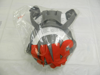 3M Full Face Respirator Silicone, Bayonet, Medium, PAPR & SAP Compatible 6800