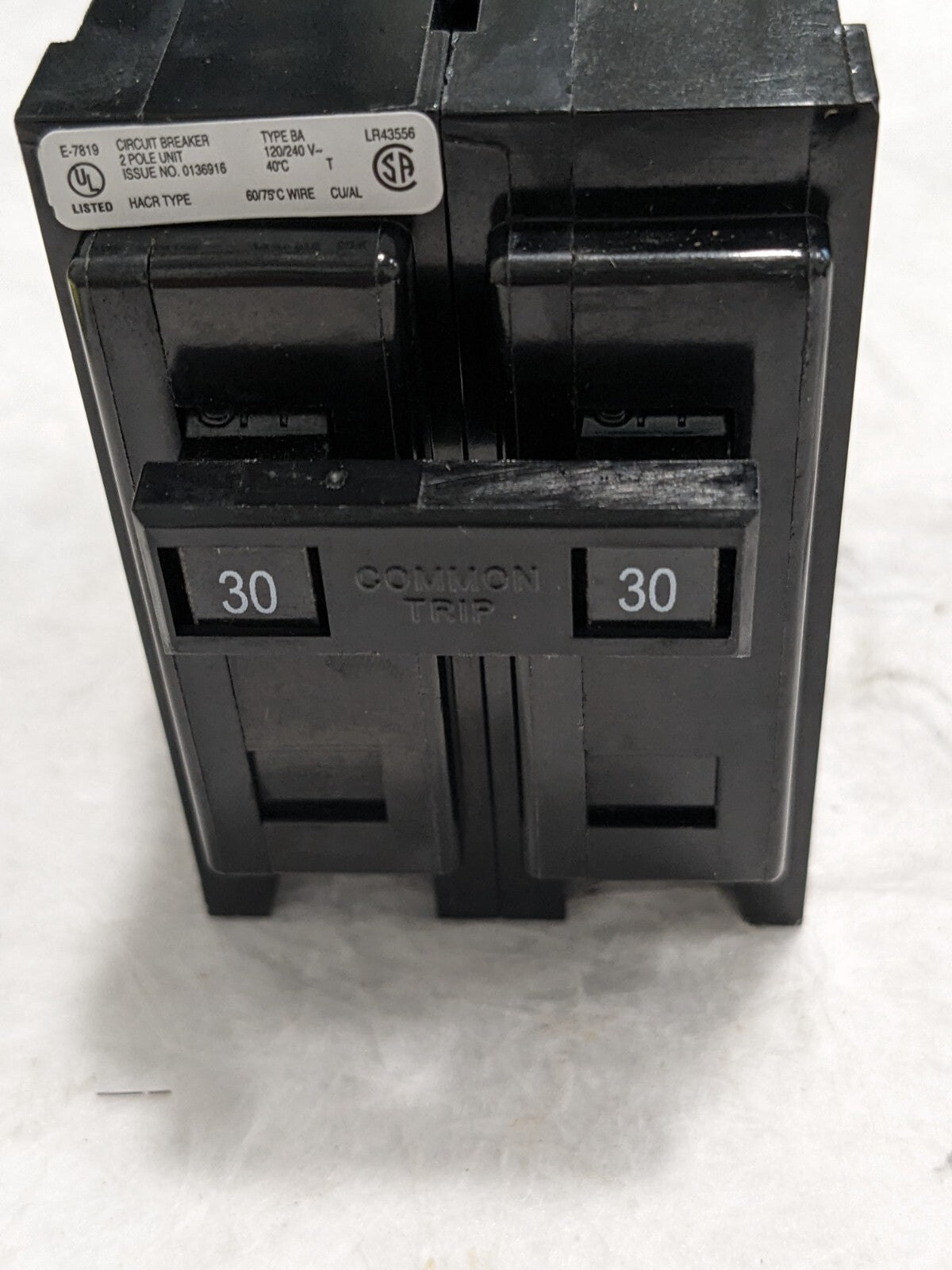 EATON CUTLER-HAMMER 30 Amp 120/240 VAC 2 PoleBolt On Mini Circuit BreakerBAB2030