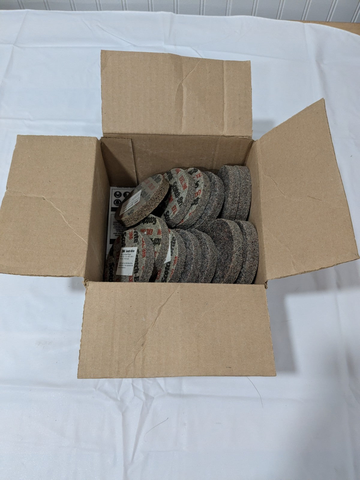 3M Deburring Wheel: 3" Dia, 1/2" Width, 3/8" Hole Qty 14 61500128