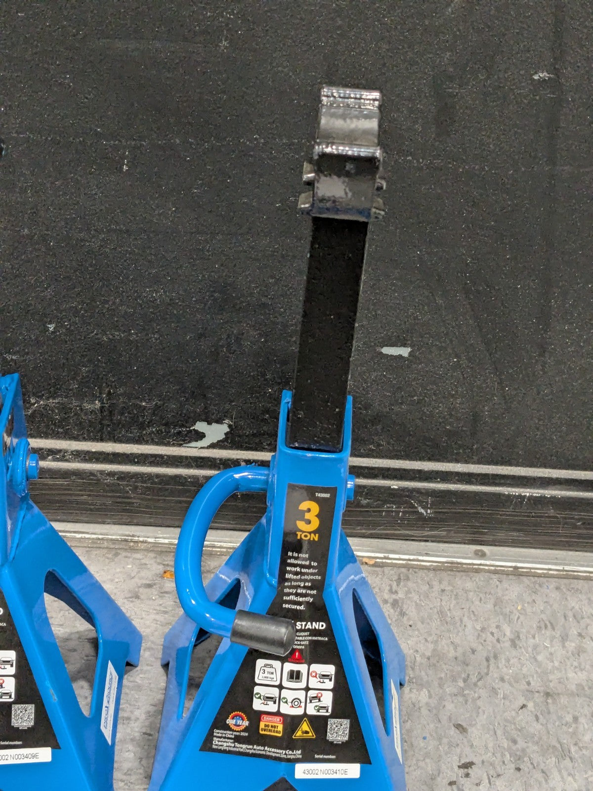 3 Ton Load Capacity Ratcheting Jack Stand (1 Pair) T43002