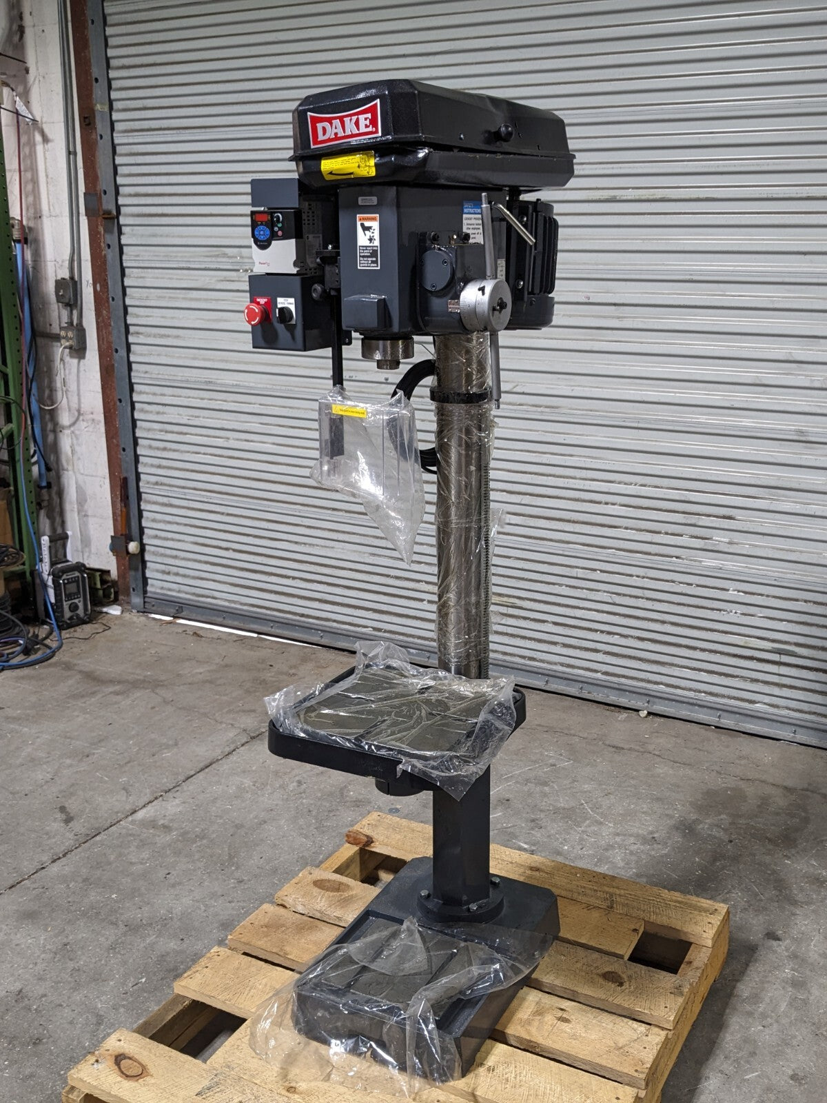 Dake Floor Drill Press 18" Swing 3MT 68 - 1380 RPM 1.5 HP 110v 977701V Dama