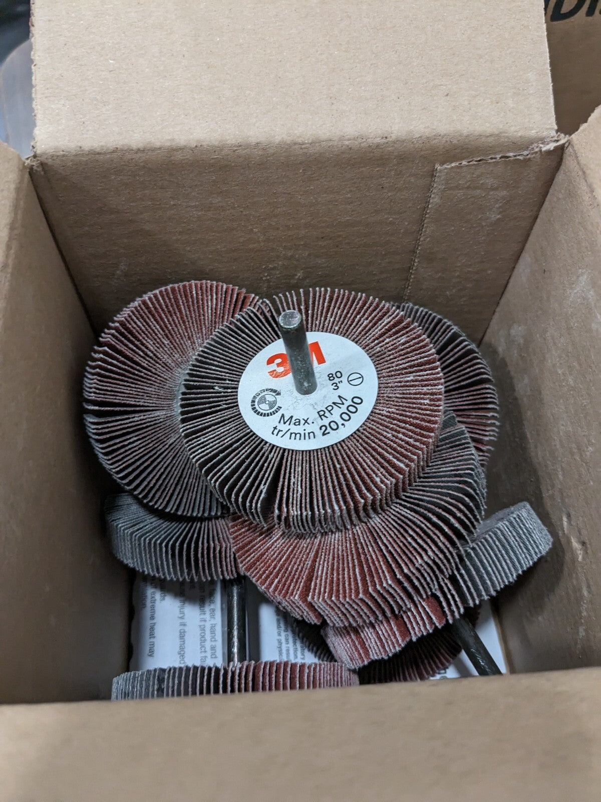 Mounted Flap Wheel 10ct: 1/2" Face Width, 80 Grit, Aluminum Oxide 51144146444