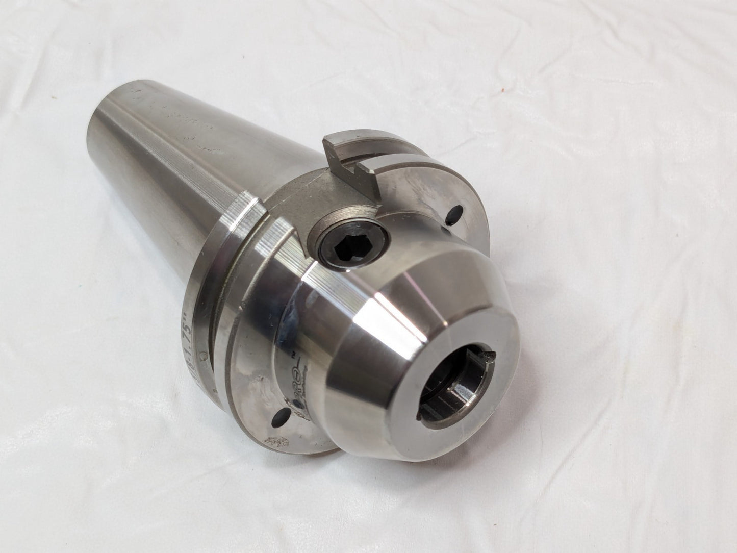 Accupro End Mill Holder CAT40 Through Coolant 5/8" Hole Dia X 1-3/4" Proj 772056