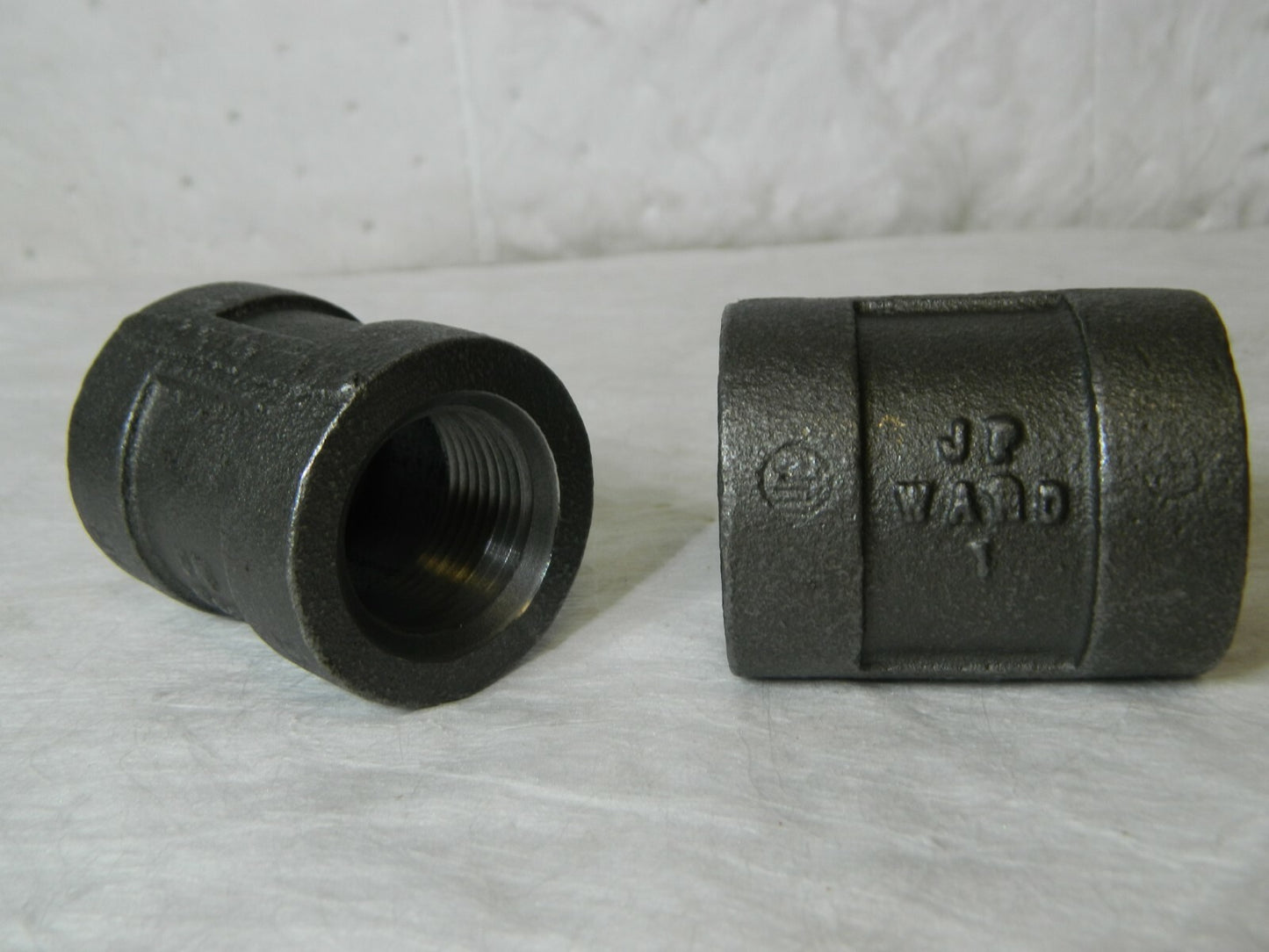 J.P. Ward Malleable Iron Straight Coupling 1-1/4" Class 300 2-7/16" Le