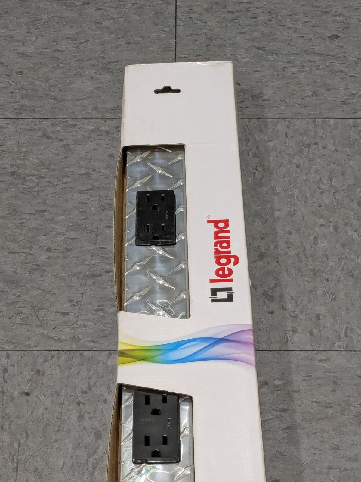 Wiremold Plugmold 4' Heavy Duty Steel 10 Outlet Powerstrip PM48TC