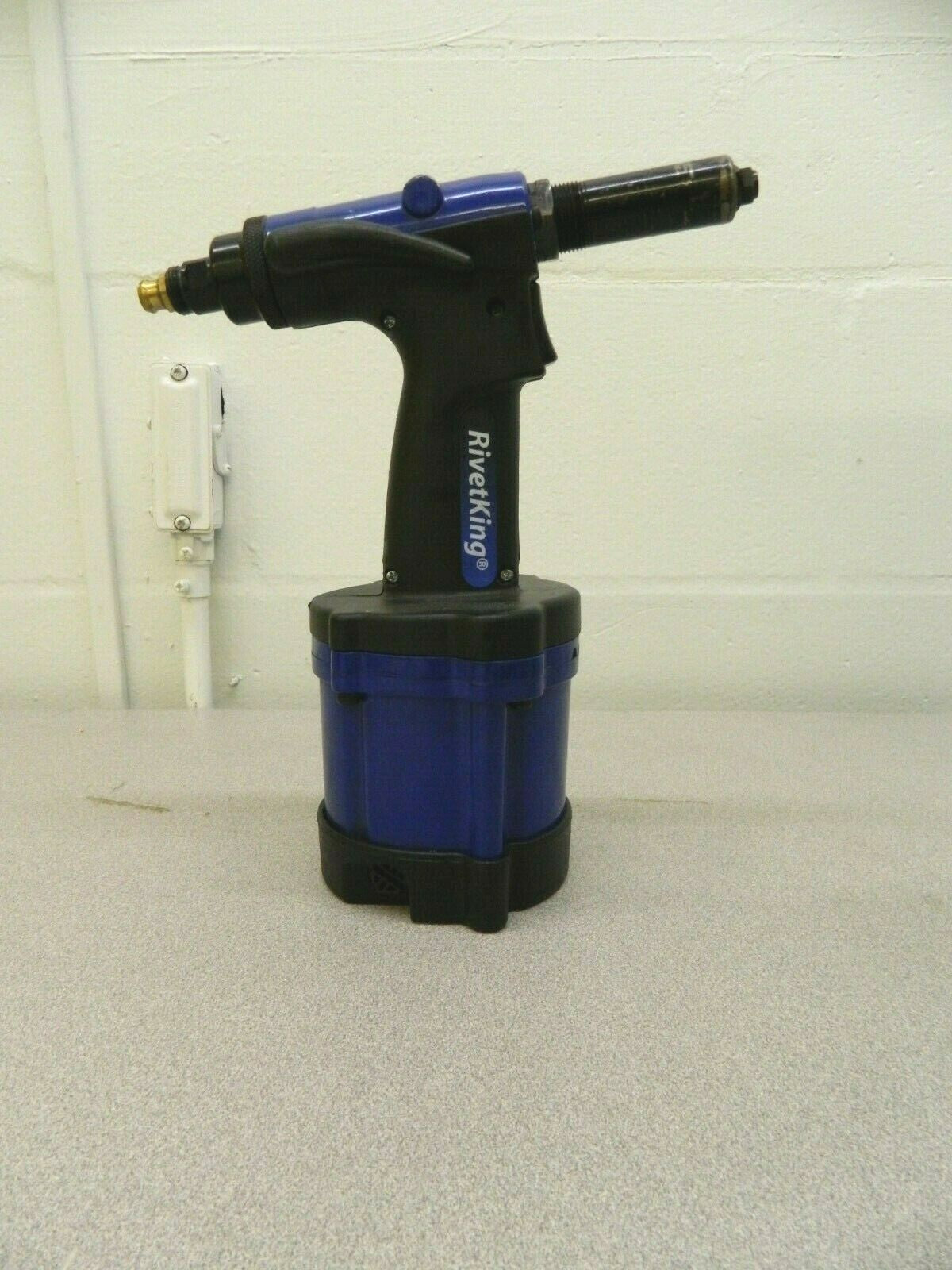 RivetKing Air Riveting Hammer Up to 3/16" Cap. ZT-6000