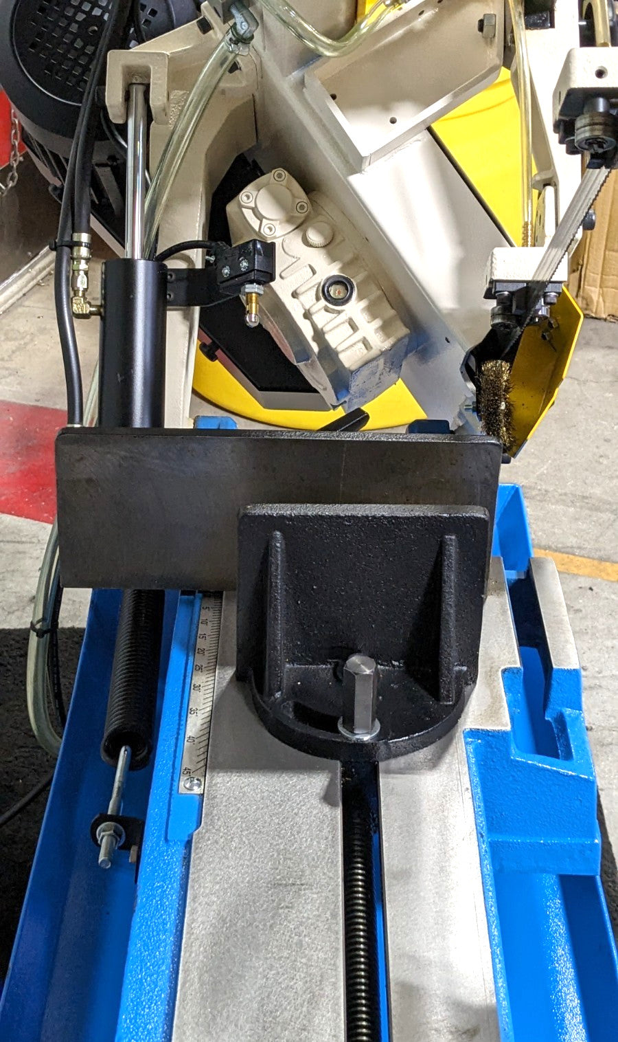 RONG FU 5 x 16" Horizontal Bandsaw Variable-Speed Pulley  110V  1.5HP  RF-9