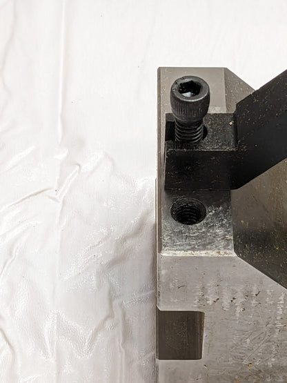 V-Block 2-1/4" Max Cap., 90° V Angle, 4" OAL, 3" OAW, 3" OAH 00325530 INCOMPLETE
