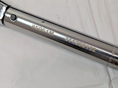 GEARWRENCH Micrometer Torque Wrench 3/8" DR 30"-250" Lb Max 85061M