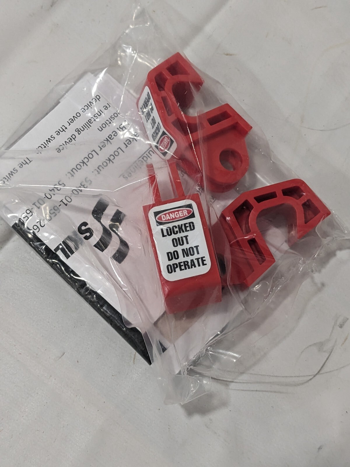 ABILITYONE Circuit Breaker Lockout Set ( 3 Pack ) 5340016502663