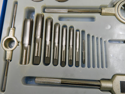 Interstate #4-40 to 1-14 Tap, NPT, UNC, UNF, Tap and Die Set INCOMPLETE CCT1569