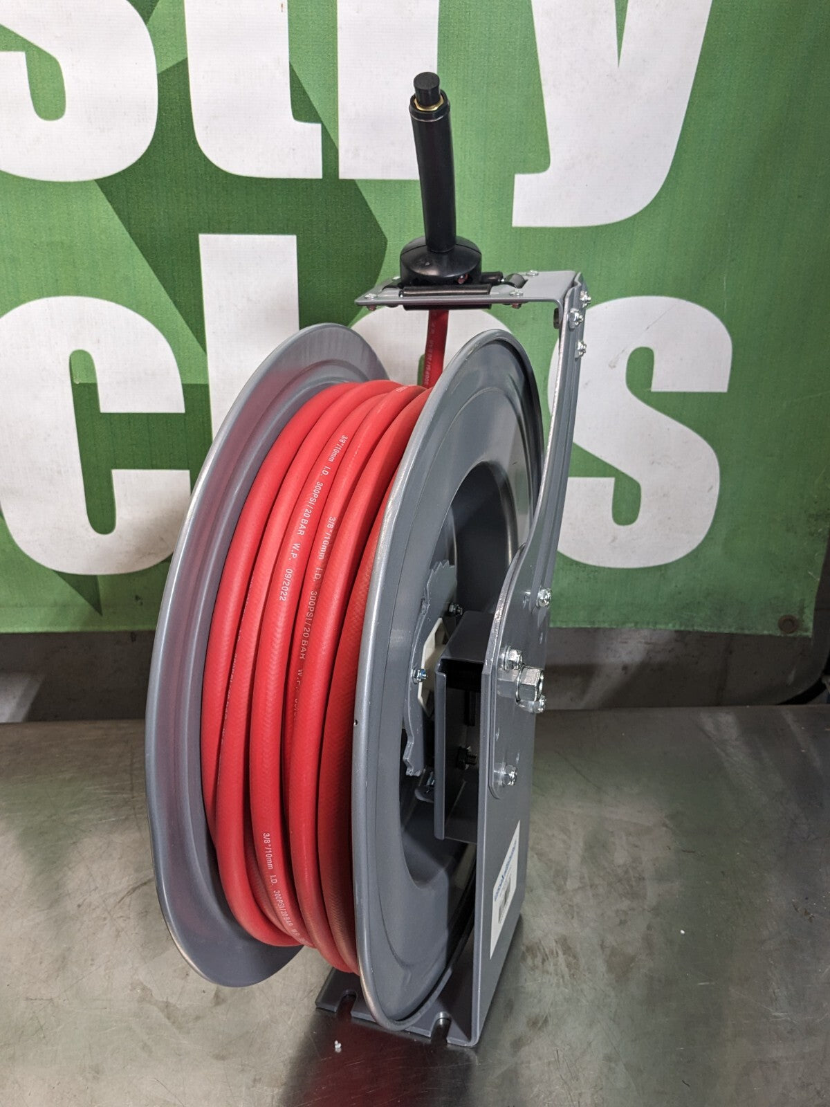 Pro Source 75 Ft Spring Retractable Hose Reel 3/8 In Fitting 300 PSI Max.