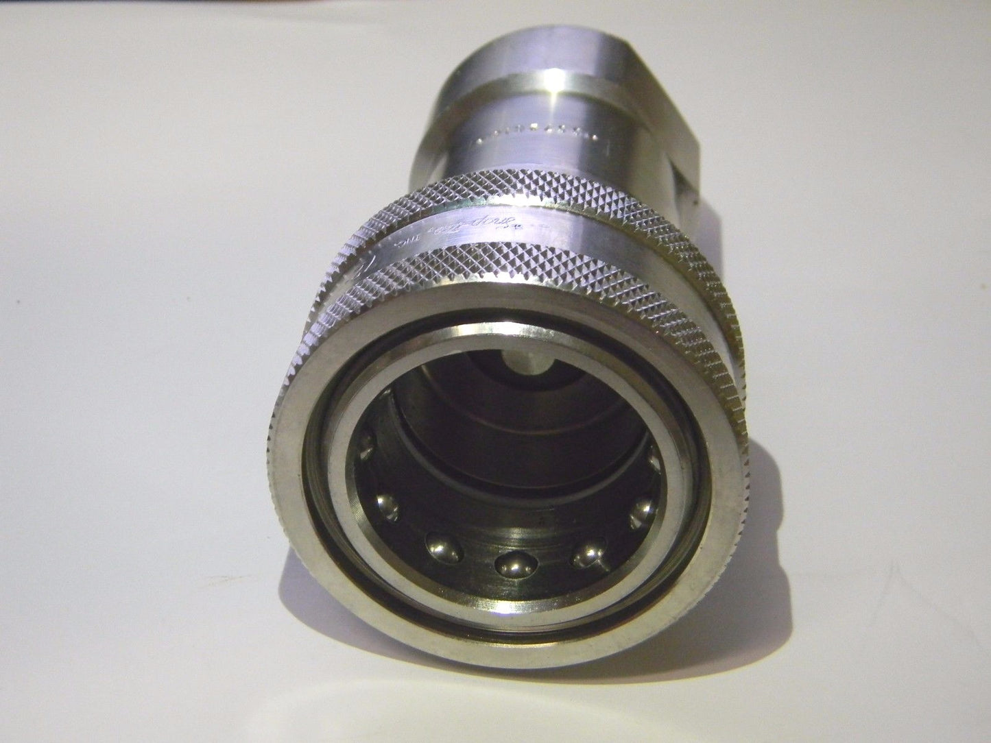 Snap-Tite Coupler 1" x 1" NPTF-Buna Interchange Stainless Steel SS72C1