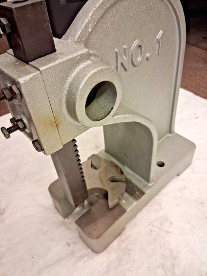 Pro Arbor Press 1" Ram 4" Throat Depth 1 Ton Pressure 9-1/2" Stroke 09511114