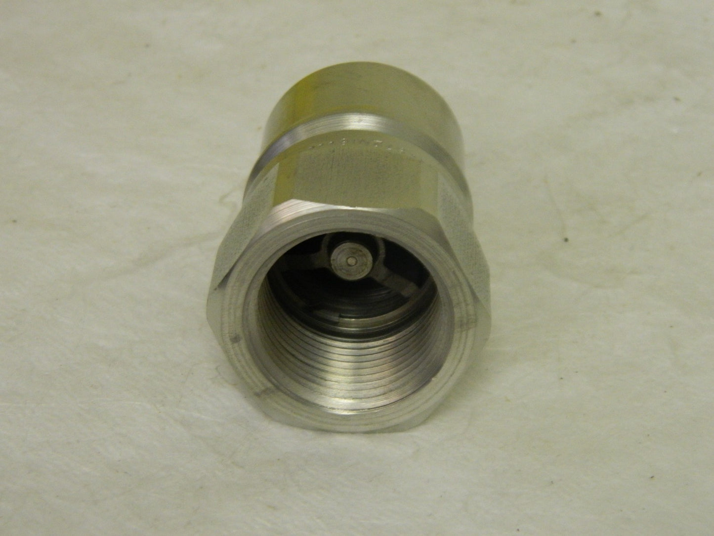 Parker  Snap-Tite Valved Nipple 1" 303 SS 3000 PSI  S72N16-16F