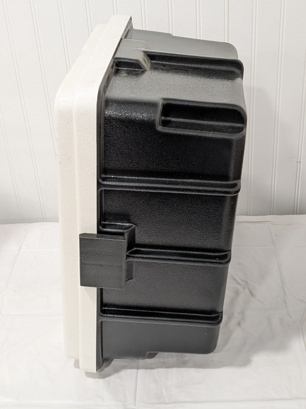 Allegro Plastic Defibrillator Wall Case 14" Wide x 18" High x 9-1/2&qu