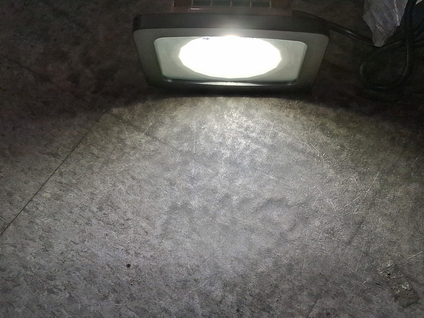 Southwire 22W LED Portable Work Light 1945 Lumens L1681SW