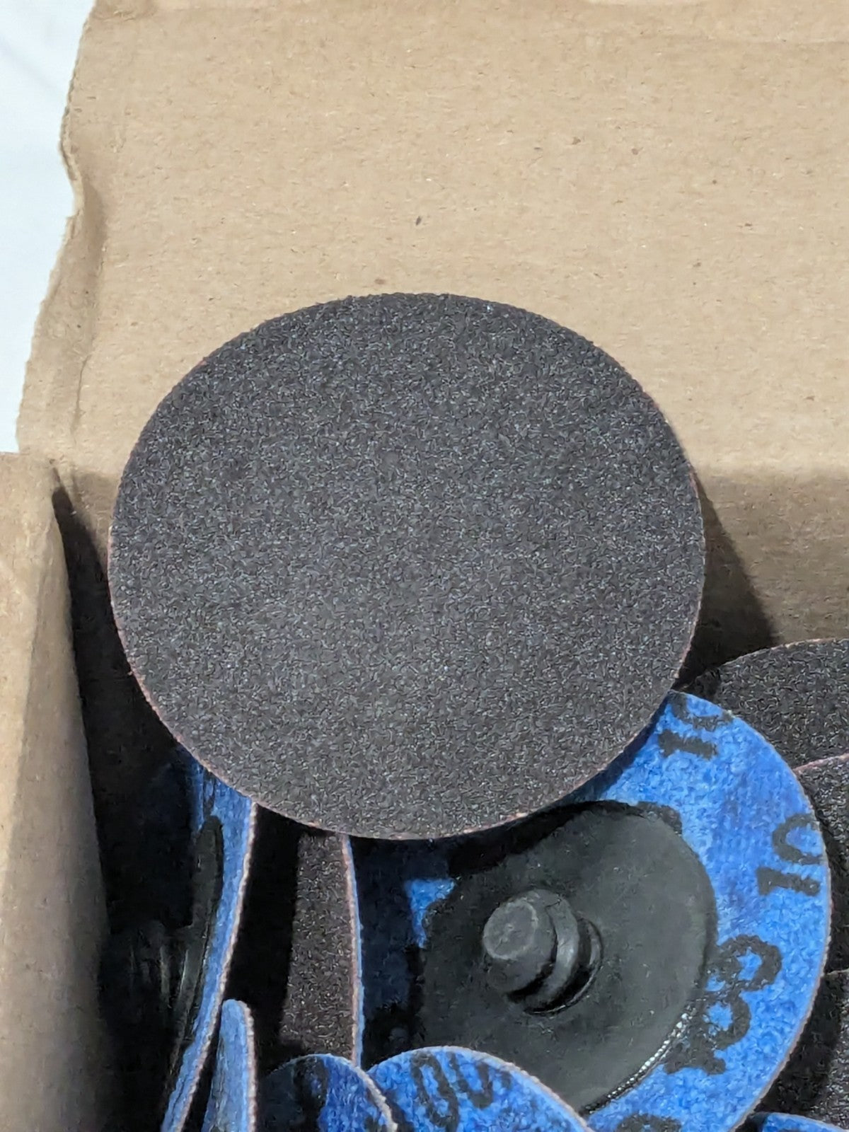 (100) Tru-Maxx Quick-Change Disc: Type R, 2" Dia, 100G, AO, Coated 69957323718