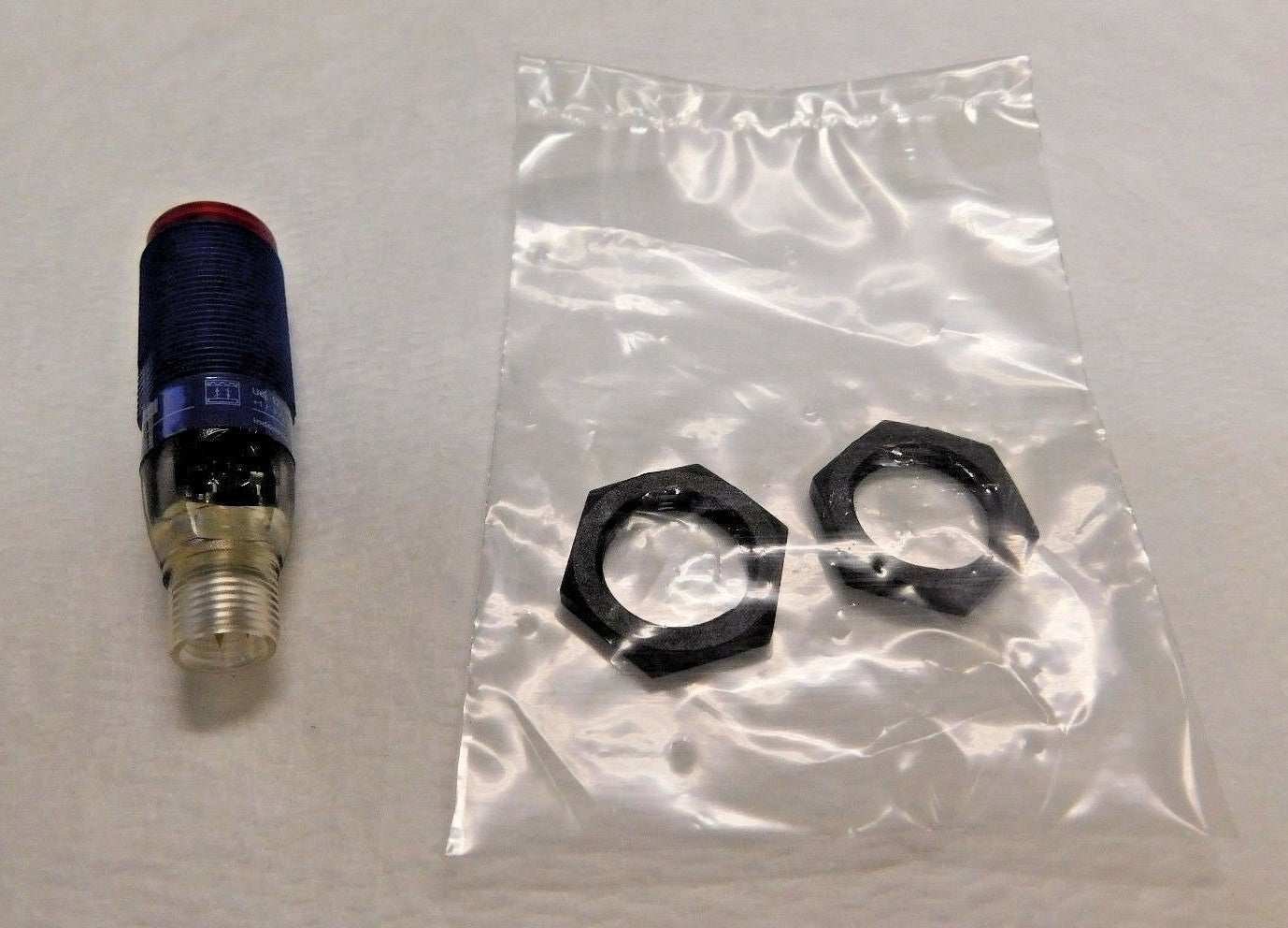 Telemecanique Polarized Retroreflective Photoelectric Sensor 4 Pin XUB9ANBNM12