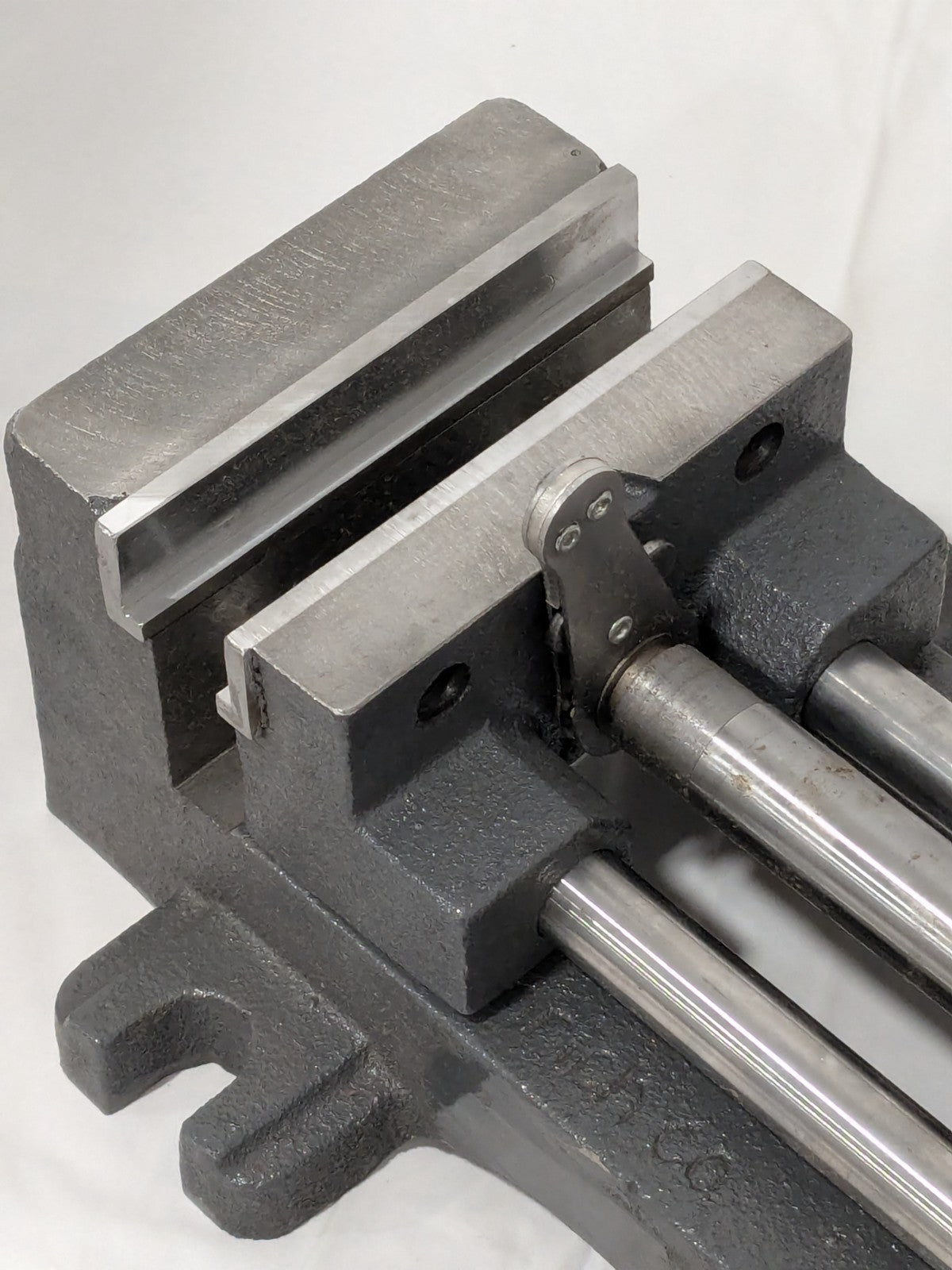 Heinrich Machine Vise Single-Station 4.0000" Width, 4-5/8" Opening 44 INCOMPLETE
