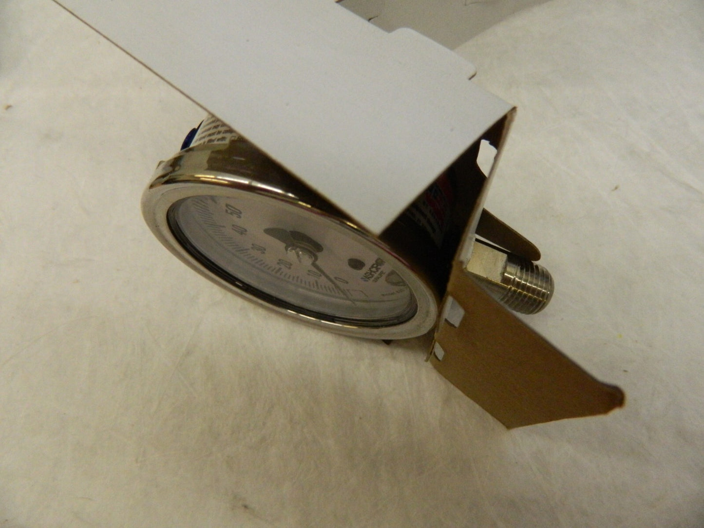 Ashcroft Pressure Gauge: 2-1/2" Dial 1/4" Thread, NPT, Lower Mount 943