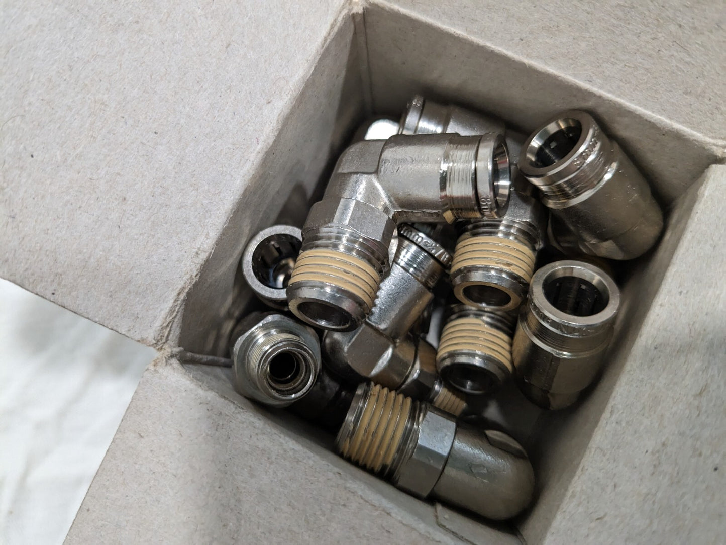 NORGREN PushToConnect Tube to Male&Tube to Male BSPT Tube Fitting 101470828