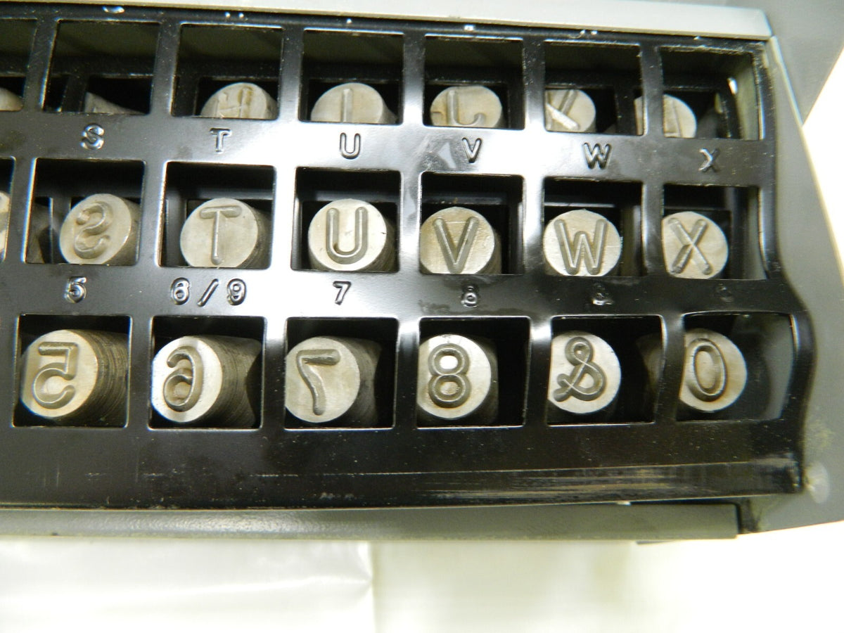 C.H. HANSON Heavy-Duty Stamp Set: 5/16 Character, 36 pc 21629 DAMAGED CASE